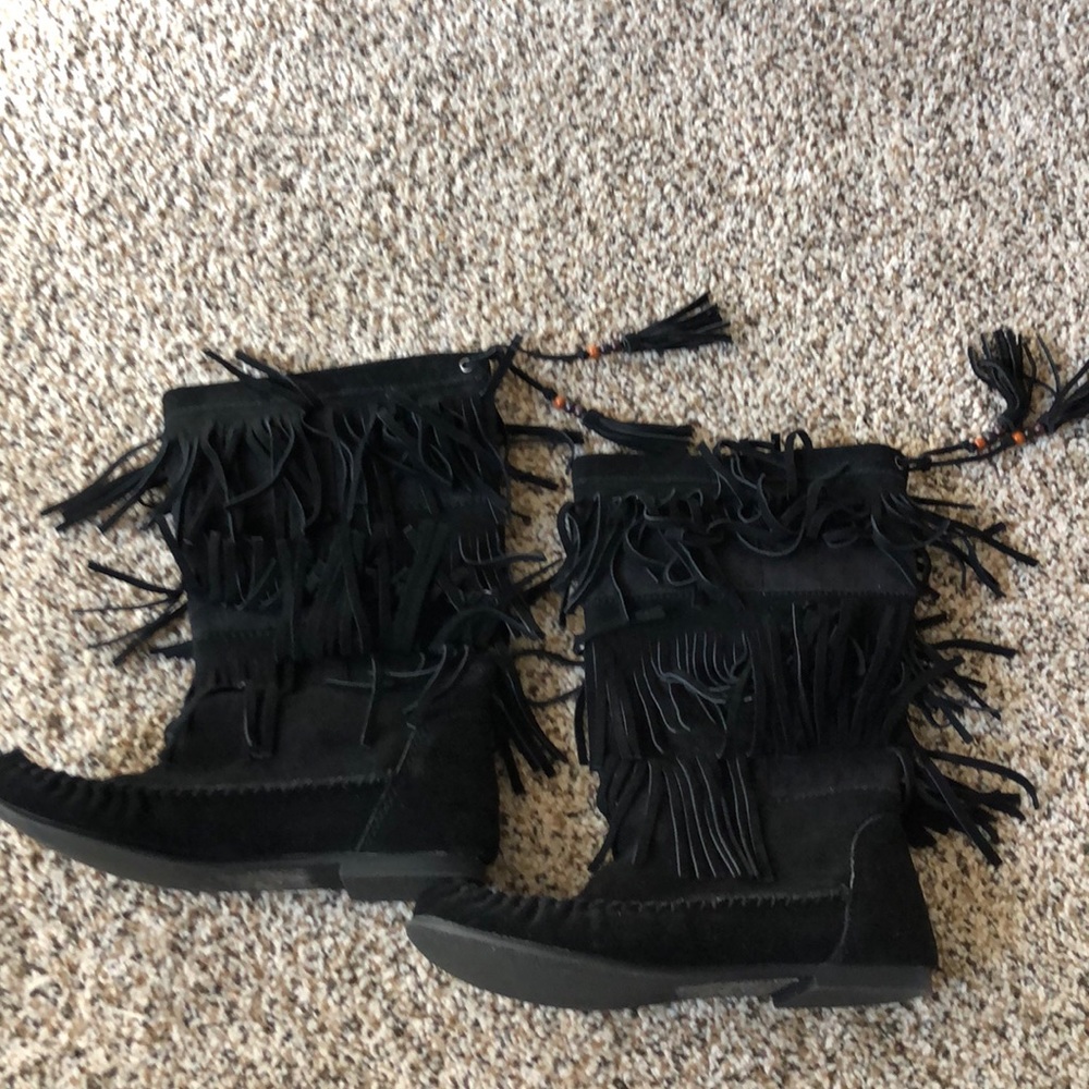 Black suede Steve Madden fringe boots